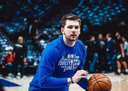 爱游戏官网-这也行？今晚皇家社会备战NBA总决赛东契奇新星绝杀表现惊艳，转会期明尼苏达森林狼止住颓势